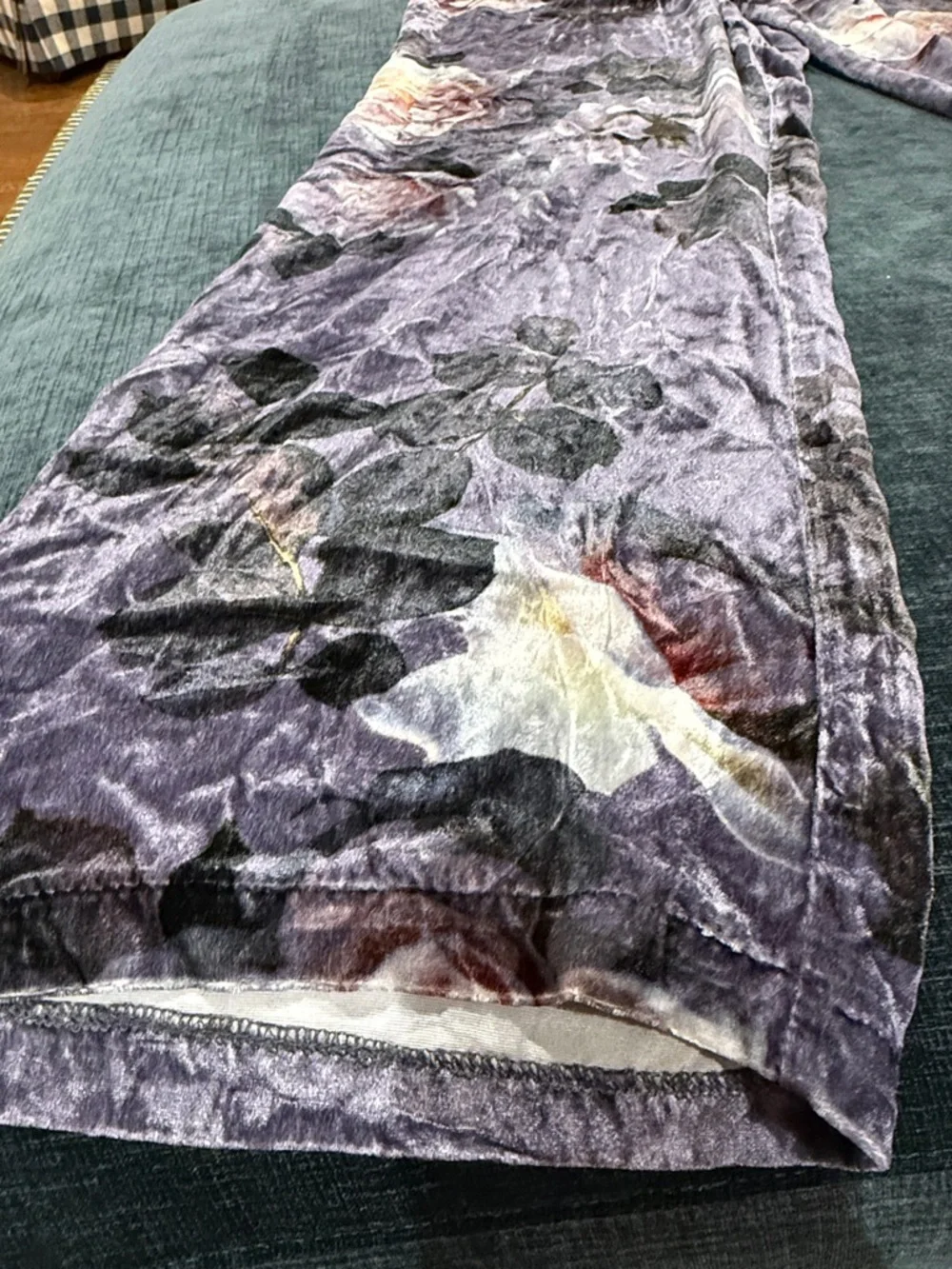 Johnny Was Lilac Floral Wide-Leg Silk Blend Velvet Pants - Picture 3 of 4